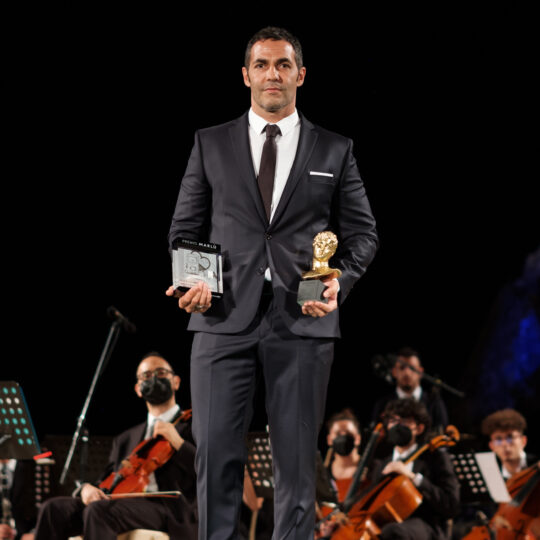 https://www.nationsaward.com/wp-content/uploads/2021/08/SIM7646-540x540.jpg