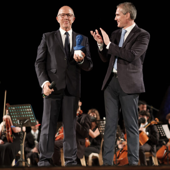 https://www.nationsaward.com/wp-content/uploads/2021/08/SIM7667-540x540.jpg